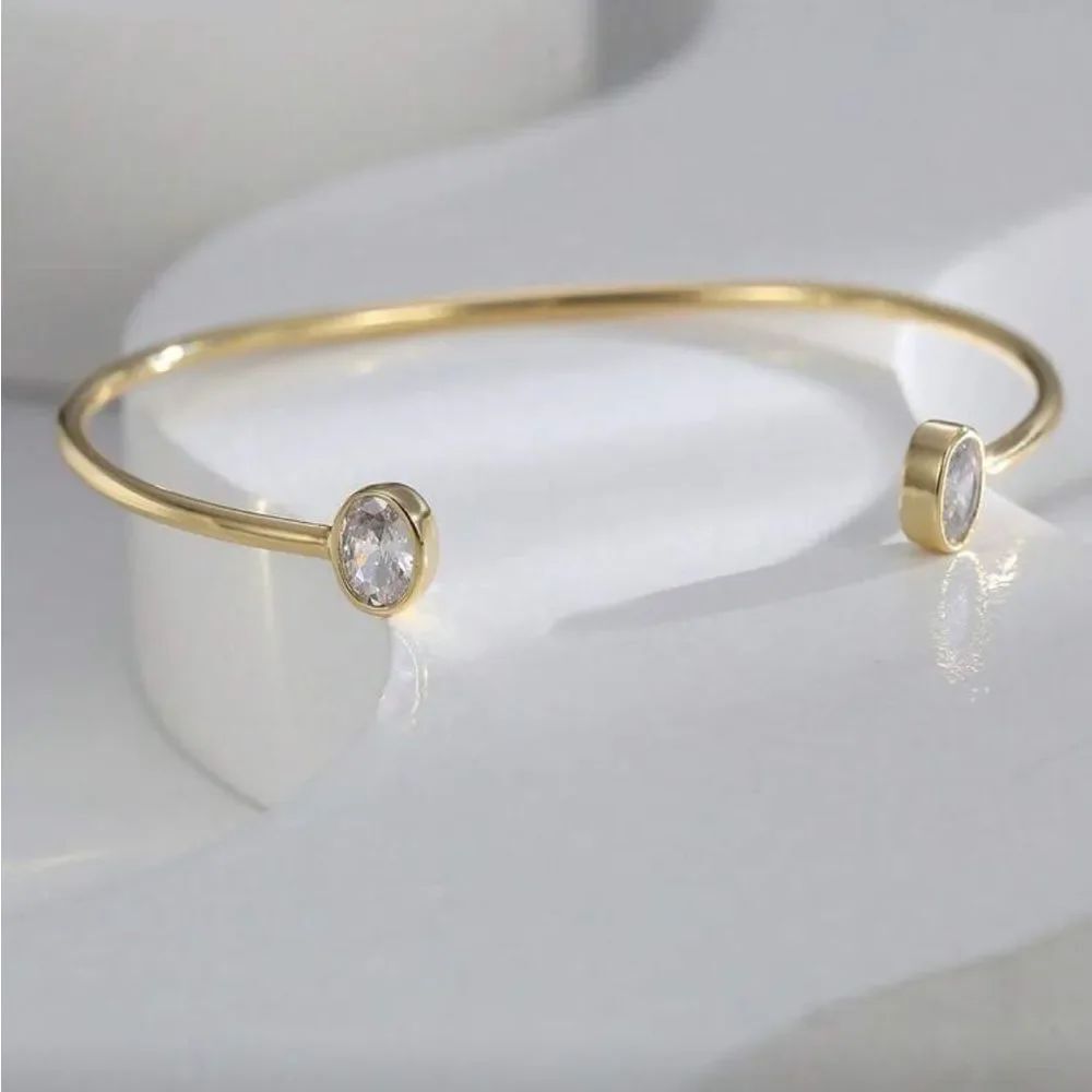 Crystal Bangle Q686